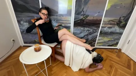 Mommy House - Using A Cuckold As Furniture, Ignored Its Presence (Eng)